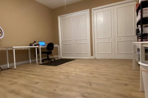 Casa en venta en Miramar, Florida, 6 dormitorios, 355.82 m2 № 2029631 - foto 25