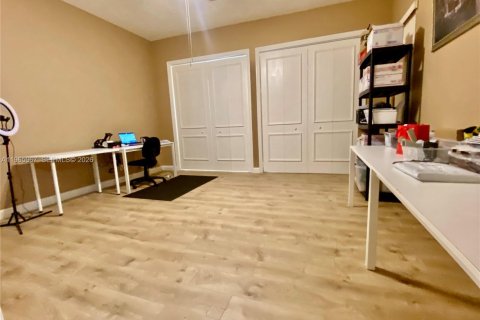 Casa en venta en Miramar, Florida, 6 dormitorios, 355.82 m2 № 2029631 - foto 23