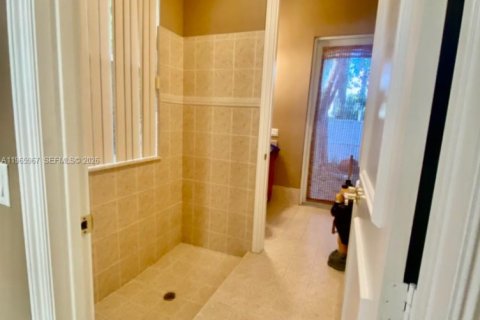 Casa en venta en Miramar, Florida, 6 dormitorios, 355.82 m2 № 2029631 - foto 19