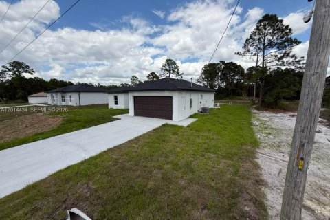Villa ou maison à vendre à Lehigh Acres, Floride: 3 chambres № 2076420 - photo 2