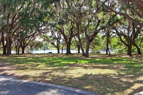 House in Leesburg, Florida 2 bedrooms, 121.33 sq.m. № 2165966 - photo 25