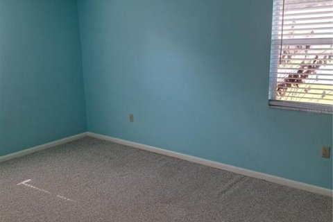 House in Leesburg, Florida 2 bedrooms, 121.33 sq.m. № 2165966 - photo 12