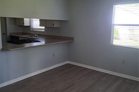House in Leesburg, Florida 2 bedrooms, 121.33 sq.m. № 2165966 - photo 7