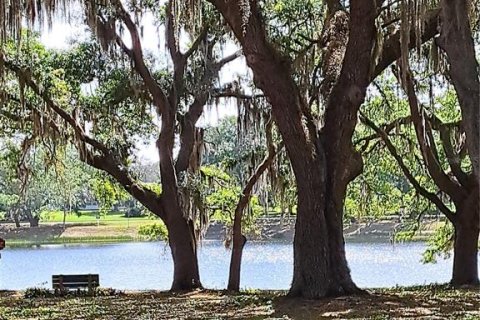 House in Leesburg, Florida 2 bedrooms, 121.33 sq.m. № 2165966 - photo 26