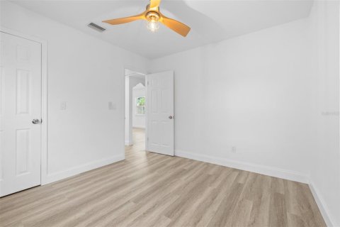 House in Saint Petersburg, Florida 3 bedrooms, 104.79 sq.m. № 2107871 - photo 27