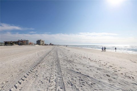 Terreno en venta en Saint Pete Beach, Florida № 1782593 - foto 24