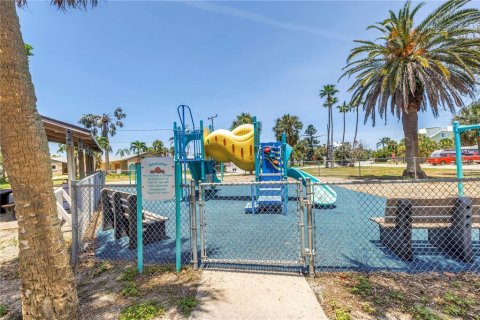 Terreno en venta en Saint Pete Beach, Florida № 1782593 - foto 15