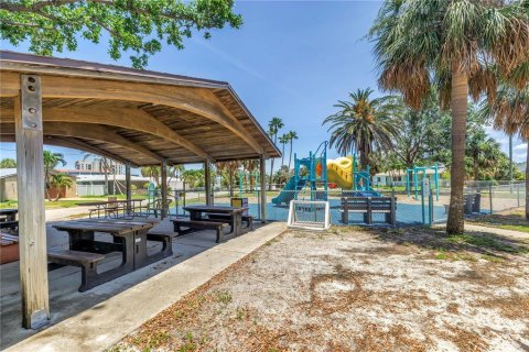 Terreno en venta en Saint Pete Beach, Florida № 1782593 - foto 16