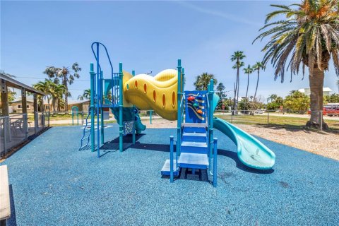 Terreno en venta en Saint Pete Beach, Florida № 1782593 - foto 14