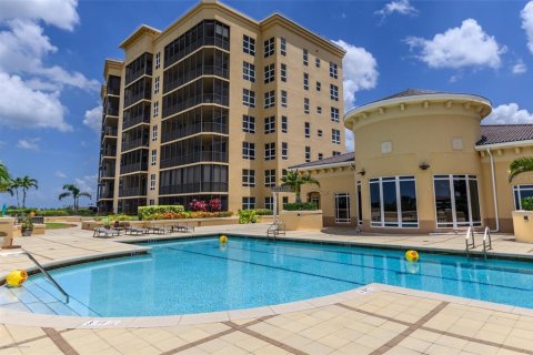 Copropriété à louer à Punta Gorda, Floride: 3 chambres, 231.79 m2 № 2125870 - photo 2