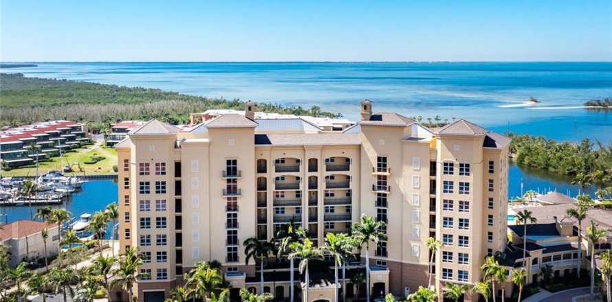 Condo à Punta Gorda, Floride, 3 chambres  № 2125870