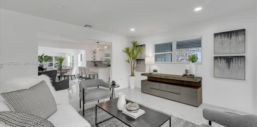 House in Wilton Manors, Florida 3 bedrooms, 152.36 sq.m. № 2053096