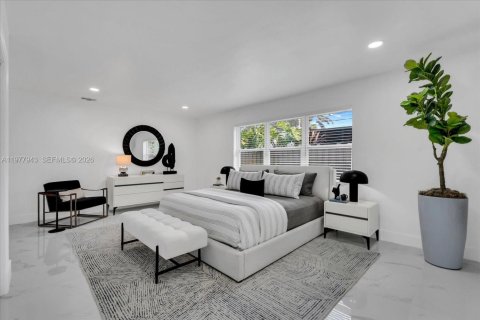 House in Wilton Manors, Florida 3 bedrooms, 152.36 sq.m. № 2053096 - photo 13