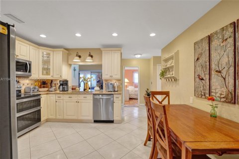 Villa ou maison à vendre à Dania Beach, Floride: 4 chambres, 157.93 m2 № 2003715 - photo 4