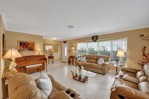 Villa ou maison à vendre à Dania Beach, Floride: 4 chambres, 157.93 m2 № 2003715 - photo 18
