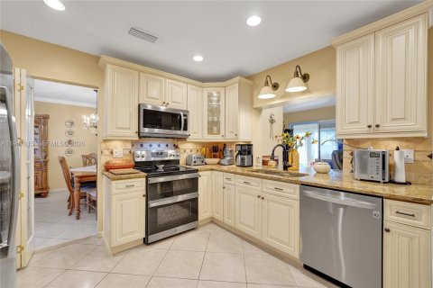 Villa ou maison à vendre à Dania Beach, Floride: 4 chambres, 157.93 m2 № 2003715 - photo 30