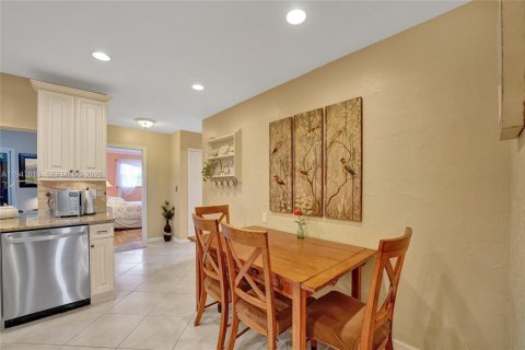 Villa ou maison à vendre à Dania Beach, Floride: 4 chambres, 157.93 m2 № 2003715 - photo 26