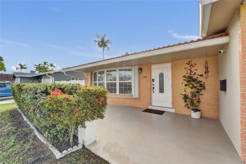 Villa ou maison à vendre à Dania Beach, Floride: 4 chambres, 157.93 m2 № 2003715 - photo 9