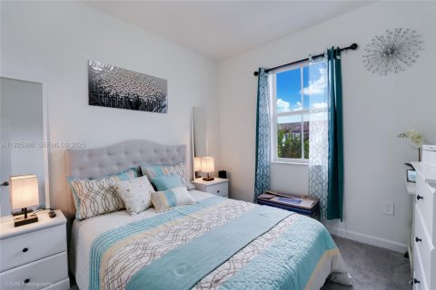 Adosado en venta en Miami, Florida, 3 dormitorios, 137.77 m2 № 1986140 - foto 15