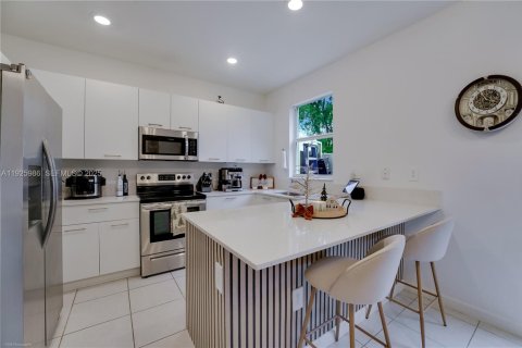 Adosado en venta en Miami, Florida, 3 dormitorios, 137.77 m2 № 1986140 - foto 6