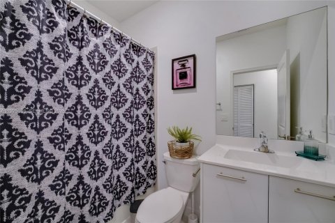 Adosado en venta en Miami, Florida, 3 dormitorios, 137.77 m2 № 1986140 - foto 13