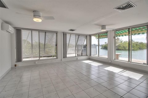 Купить виллу или дом в Нокомис, Флорида 4 комнаты, 159.98м2, № 2117755 - фото 18