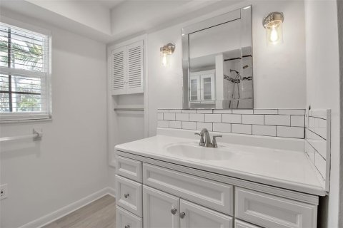 Купить виллу или дом в Нокомис, Флорида 4 комнаты, 159.98м2, № 2117755 - фото 22