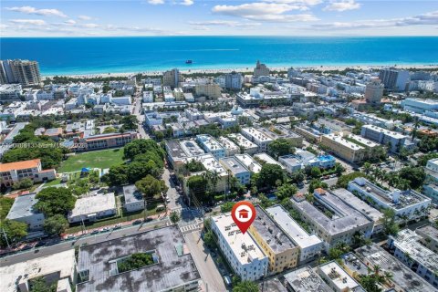 Condo in Miami Beach, Florida, 1 bedroom № 2076649 - photo 13