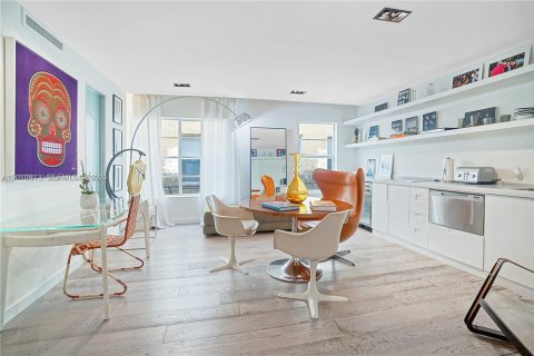 Condo in Miami Beach, Florida, 1 bedroom  № 2076649