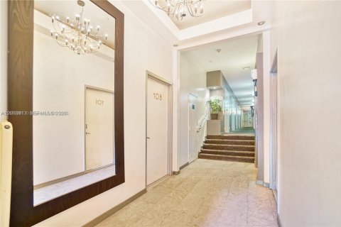 Condo in Miami Beach, Florida, 1 bedroom № 2076649 - photo 10