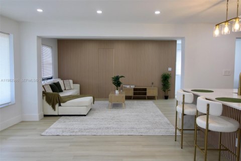 House in Pompano Beach, Florida 3 bedrooms, 132.39 sq.m. № 2049846 - photo 4