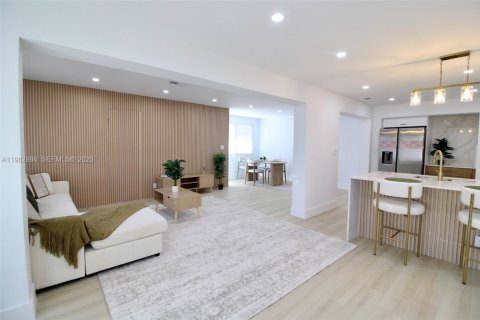 House in Pompano Beach, Florida 3 bedrooms, 132.39 sq.m. № 2049846 - photo 28