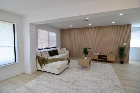 House in Pompano Beach, Florida 3 bedrooms, 132.39 sq.m. № 2049846 - photo 5