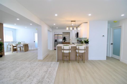 House in Pompano Beach, Florida 3 bedrooms, 132.39 sq.m. № 2049846 - photo 27