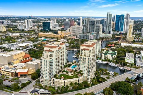 Condo in Fort Lauderdale, Florida, 2 bedrooms  № 2011322 - photo 21