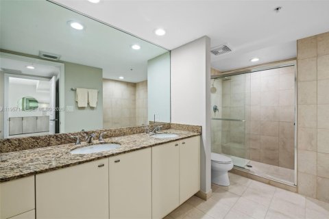 Condo in Fort Lauderdale, Florida, 2 bedrooms  № 2011322 - photo 9
