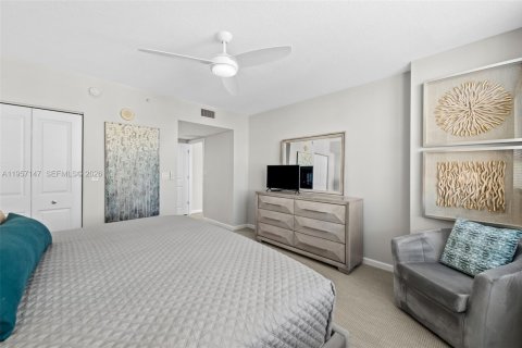 Condo in Fort Lauderdale, Florida, 2 bedrooms  № 2011322 - photo 8