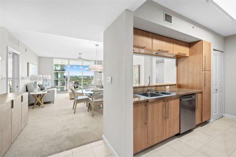 Condo in Fort Lauderdale, Florida, 2 bedrooms  № 2011322 - photo 4