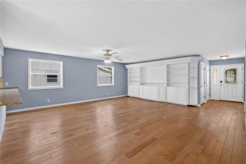 Duplex in Ormond Beach, Florida 4 bedrooms, 245.26 sq.m. № 2199625 - photo 7