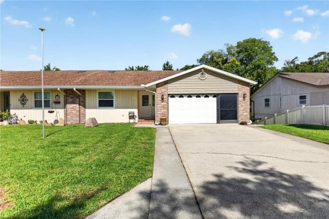 Duplex in Ormond Beach, Florida 4 bedrooms, 245.26 sq.m. № 2199625
