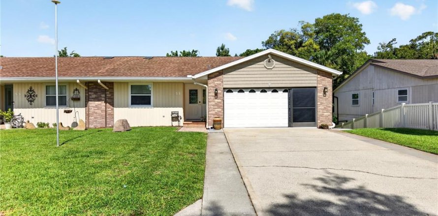 Duplex in Ormond Beach, Florida 4 bedrooms, 245.26 sq.m. № 2199625