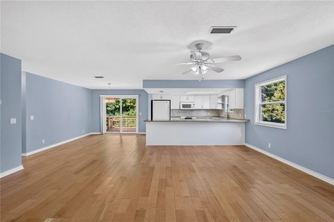 Duplex in Ormond Beach, Florida 4 bedrooms, 245.26 sq.m. № 2199625 - photo 9
