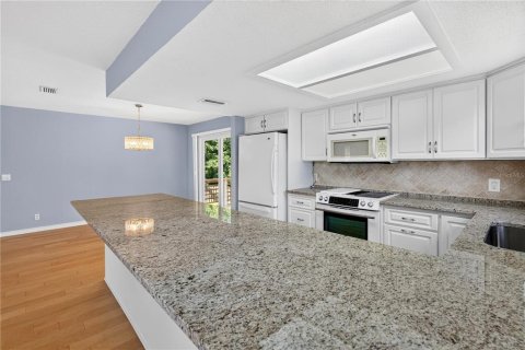 Duplex in Ormond Beach, Florida 4 bedrooms, 245.26 sq.m. № 2199625 - photo 14