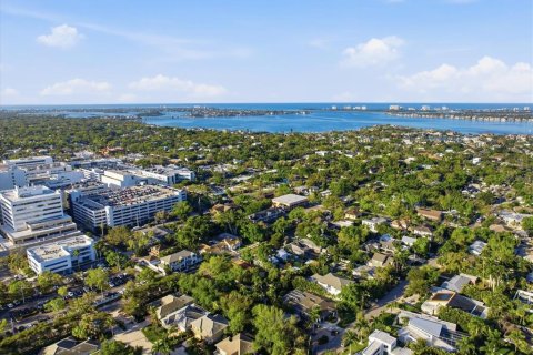 House in Sarasota, Florida 2 bedrooms, 101.36 sq.m. № 2210826 - photo 18