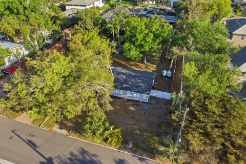 House in Sarasota, Florida 2 bedrooms, 101.36 sq.m. № 2210826 - photo 10