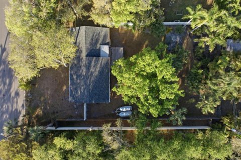 House in Sarasota, Florida 2 bedrooms, 101.36 sq.m. № 2210826 - photo 12