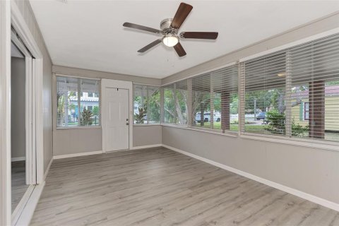 House in Sarasota, Florida 2 bedrooms, 101.36 sq.m. № 2210826 - photo 20