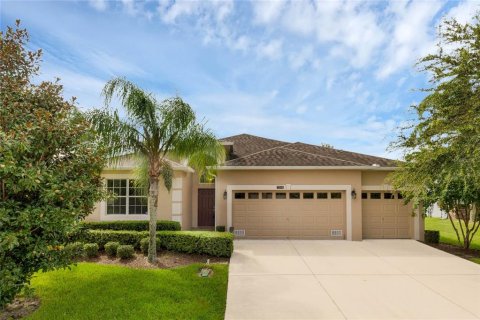 House in Mount Dora, Florida 3 bedrooms, 231.79 sq.m. № 2363150