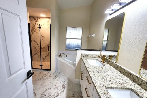 House in Apopka, Florida 4 bedrooms, 142.23 sq.m. № 1612778 - photo 18
