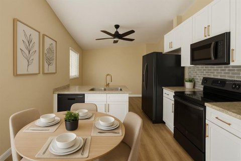 House in Apopka, Florida 4 bedrooms, 142.23 sq.m. № 1612778 - photo 5